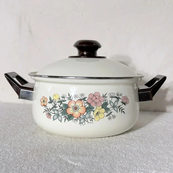 Vintage Enamelware Dutch Oven With Floral Design - Picture 3 of 13